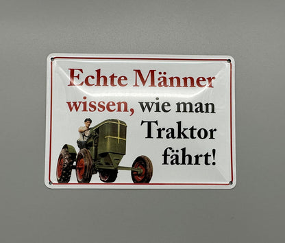 Postkarte Echte Männer wissen, wie man Traktor fährt